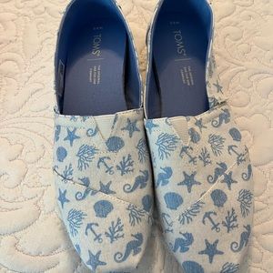 8.5 Beach Theme Toms. Never worn